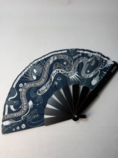 WhatsApp Image 2026-08-12 at 07.42.37 Abanico Cosmic Serpent Silver Standard